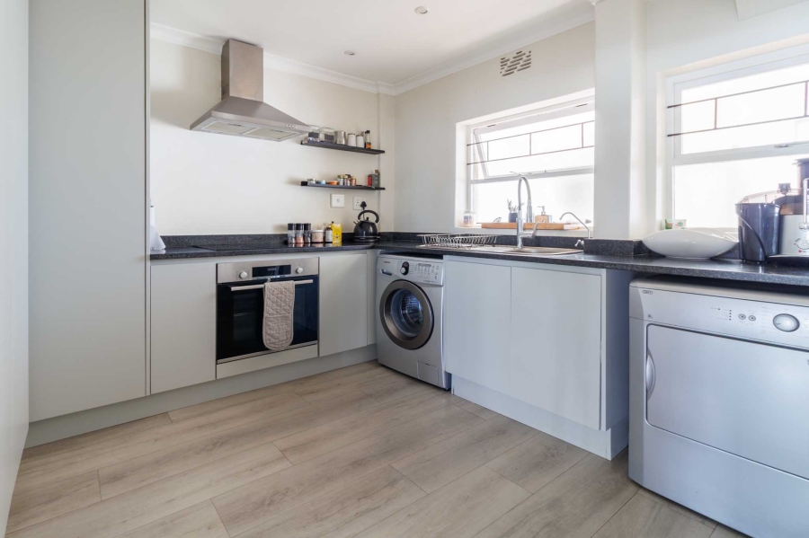 To Let 2 Bedroom Property for Rent in Sea Point Western Cape
